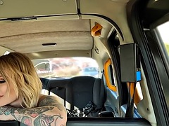 Leie, Tussi, Grosser schwanz, Auto, Im freien, Strumpfhose, Reiten, Schlampe