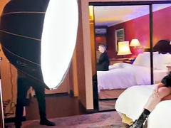 Красотки, Блондинки, Брюнетки, Поцелуи, Софткор, Тату, Молоденькие, Сиськи