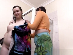 Peeing aussie finger fuck