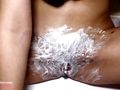 Amateur, Salle de bains, Fétiche, Seins naturels, Culottes ou slips, Chatte, Rasée, Adolescente