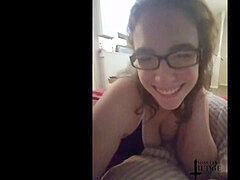 Sadomasochismus, Braunhaarige, Domination, Weibliche domination, Brille, Masturbation, Nackt, Muschi