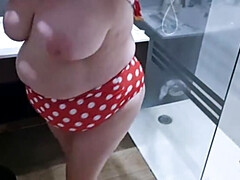 Enthousiasteling, Tante, Mooie dikke vrouwen, Brits, Harig, Moeder die ik wil neuken, Pissen, Slet