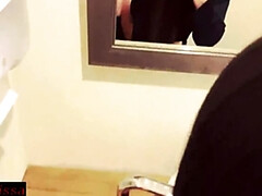 Gevangen, Sperma in mond, Schattig, Hardcore, Openbaar, Zuigen, Slikken, Tiener