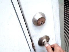 Amateur, Sucer une bite, Brunette brune, Attrapée, Tir de sperme, En levrette, Embrassement, Lingerie