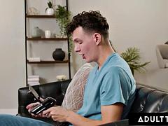 フェラチオ, 捕まる, なめる, 淫乱熟女, 現実, 馬乗り, 義母, スカートのぞき