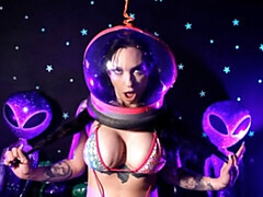 素人, デカ尻, デカパイ, 指いじり, オナニー, 淫乱熟女, 一人, ストリッピング