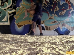 Arschlecken, Blasen, Aufs gesicht abspritzen, Lecken, Masturbation, Im freien, Polizei, Muschi