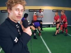 Grosse bite, Voiture, Éjaculation interne, Tir de sperme, Groupe, Léchez, Plan cul à trois, Épouse