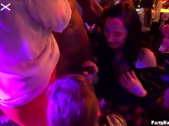 Amateur, Gros seins, Dansant, Groupe, Embrassement, Fête, Jarretelles, Echangistes