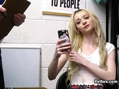 Slutty influencer ends up on officers knob