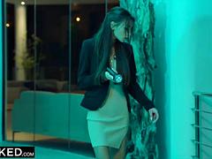 Noire, Sucer une bite, Brunette brune, Noir ébène, Faciale, Hôtel, Interracial, Séduite