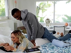 Grote mammen, Zwart, Blond, Pijpbeurt, Hd, Interraciaal, Tiener, Tieten likken