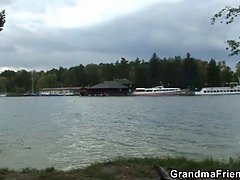 Beauté, Blonde, Sucer une bite, Femme couguar, Gorge profonde, Maman, Belle mère, Plan cul à trois