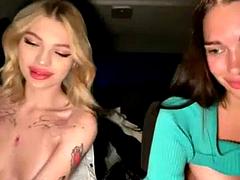 Amateur, Gros seins, Couple, Lesbienne, Masturbation, Nénés