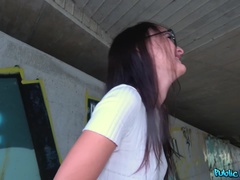 Amateur, Sucer une bite, Tromperie, En levrette, Branlette thaïlandaise, De plein air, Pov, Public