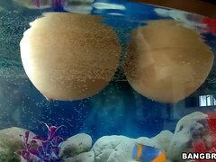 Gros seins, Softcore, Adolescente