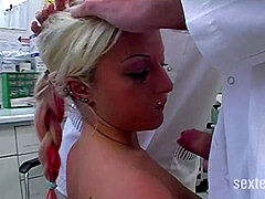 Dr dirty bizarre Natursekt Untersuchung mit Arschfick