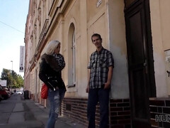 Amateur, Mamada, Pareja, Novia, Dinero, Público, Adolescente, Esposa