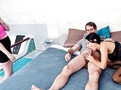 Geile alte tussi, Hundestellung, Frau frau mann, Hd, Reif, Milf, Muschi, Flotter dreier