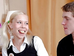 Grote lul, Blond, Pijpbeurt, Hondjeshouding, Likken, Klein, Kut duiken, Tiener