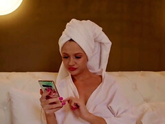 Grote lul, Blond, Rondborstig, Handbeurt, Hd, Hakken, Moeder die ik wil neuken, Kousen