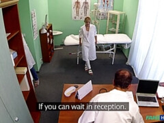 Leie, Arsch, Blasen, Arzt, Handjob, Krankenschwester, Flotter dreier, Uniform