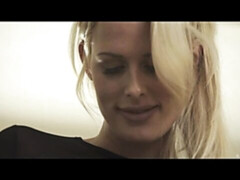 Erstaunlich, Arsch, Grosser arsch, Stiefel, Hundestellung, Entkleiden, Jungendliche (18+), Titten