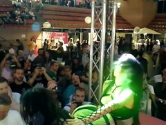 Большие сиськи, Минет, Брюнетки, Хд, Латиноамериканки, Соски, На публике, Чулки