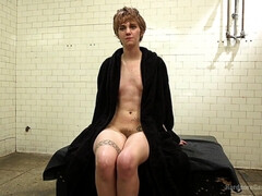 Enthousiasteling, Blond, Sperma shot, Dubbele penetratie, Groep, Mager, Tiener, Speelgoed