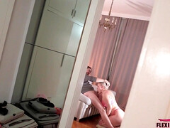 Blonde, Sucer une bite, Fille, Faciale, Énorme, Maman, Petite femme, Nénés