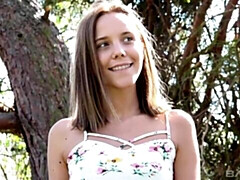 Leie, Braunhaarige, Masturbation, Natürlichen titten, Rasiert, Dürr, Jungendliche (18+), Titten