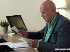 Grosser schwanz, Blasen, Braunhaarige, Schmutzig, Fingern, Handjob, Hd, Eng