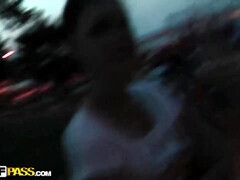 Gros cul, Gros seins, Sucer une bite, Brunette brune, Queue, Mature, De plein air, Adolescente