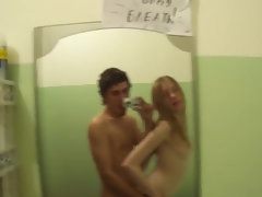 Amateur, Salle de bains, Blonde, Fait maison, Petite femme, Pov, Adolescente, Nénés