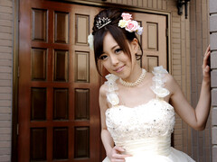 Shiori Yamate is a bride that loves cheating on her man