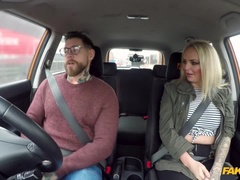 ブロンド, フェラチオ, イギリス人, 車, チン, バック, ヨーロピアン, アウトドア