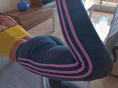 Enthousiasteling, Grote mammen, Pijpbeurt, Gebondenheid, Sperma, Sportzaal, Moeder die ik wil neuken, Tieten likken