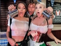 Большие сиськи, Собачьи, Две девушки, Пальцем, Лизание, Мастурбация, Сиськи, Влажная