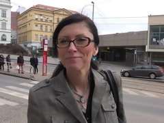 Pijpbeurt, Hondjeshouding, Hakken, Moeder die ik wil neuken, Buiten, Kousen, Strippen, Slet