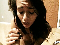 Grosse bite, Sucer une bite, Voiture, En levrette, Branlette thaïlandaise, Hard, Petite femme, Réalité