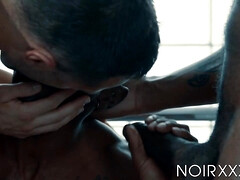 アナル, フェラチオ, イく瞬間, イマラチオ, ゲイ, ジム, ハードコア, タトゥー