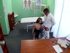 Amateur, Médico, Penetracion con dedos, Lamidas, Oficina, Coño, Nalgadas, Estudiante