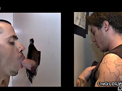 フェラチオ, イく瞬間, 顔射, ゲイ, 手コキする, ピアス, フェラする, タトゥー