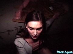 Amateur, Gros seins, Sucer une bite, Tchèque, Gorge profonde, En levrette, De plein air, Tatouage