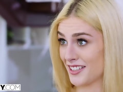 In den arsch, Arsch, Aus dem arsch in den mund, Blondine, Kehlenfick, Schwanz, Zierlich, Reiten