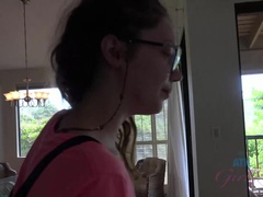素人, ビキニ, 彼女, 眼鏡, 公共, 喫煙, 靴下, オッパイの
