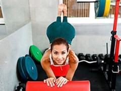 In den arsch, Blasen, Sporthalle, Handjob, Rotschopf, Sport, Jungendliche (18+), Titten