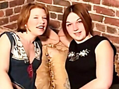 18 años, Amateur, Casero, Lesbiana, Afeitado, Adolescente, Tetas, Juguetes