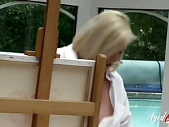 Gros seins, Blonde, Britannique, Plantureuse, Gorge profonde, Branlette thaïlandaise, Mère que j'aimerais baiser, Épouse