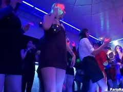 Leie, Grosser schwanz, Blondine, Blasen, Cfnm, Tanzen, Party, Swingers